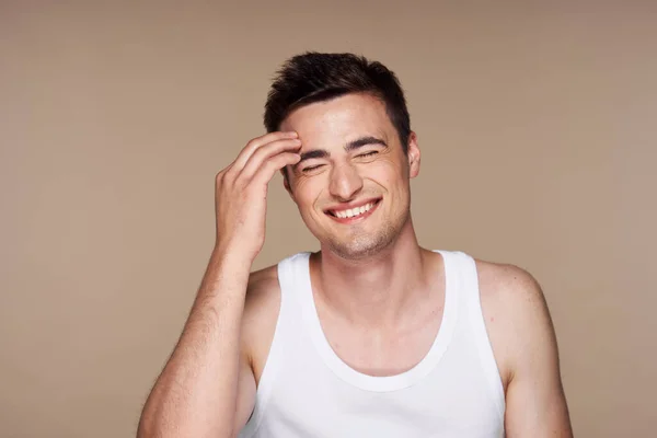 Studio Bild Ung Stilig Man Isolerad Bakgrund — Stockfoto