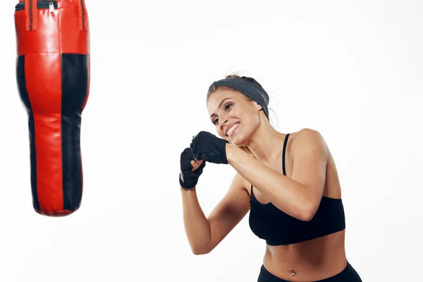 Grabado Estudio Mujer Forma Joven Boxeador Ejercicio Fondo Aislado — Foto de Stock