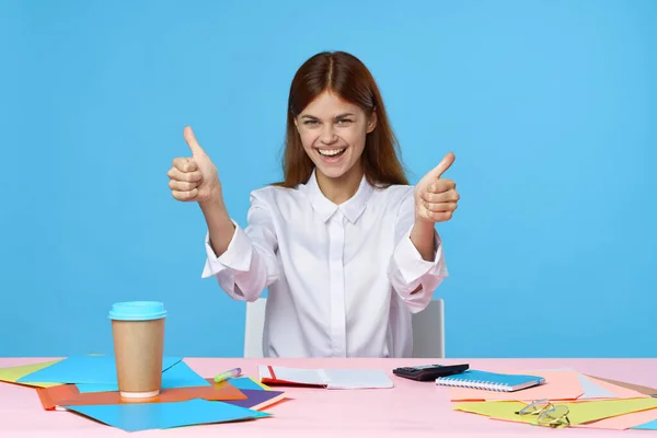 Jeune Femme Affaires Avec Les Pouces Vers Haut Isolé Sur — Photo