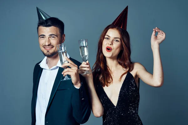 Porträtt Unga Vackra Par Firar Födelsedag Med Champagne — Stockfoto