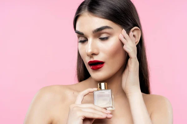 Junge Schöne Frau Mit Schönheitsprodukt Flasche Studio — Stockfoto