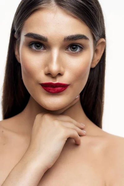 Retrato Una Joven Hermosa Mujer Con Lápiz Labial Rojo Los — Foto de Stock