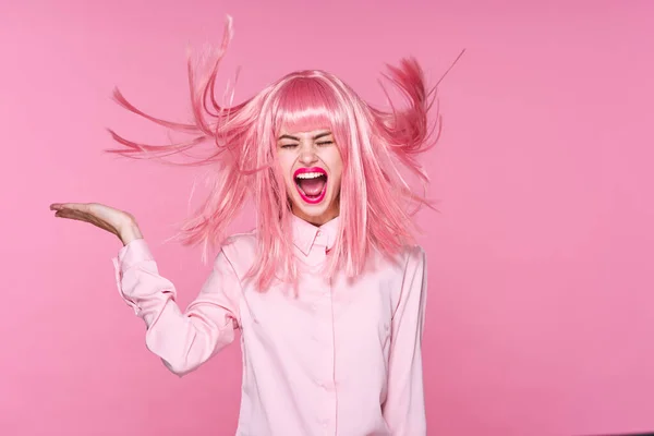 Young Beautiful Woman Pink Wig Posing Studio — Stock Photo, Image