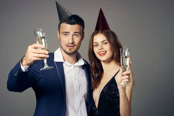 Porträtt Unga Vackra Par Firar Födelsedag Med Champagne — Stockfoto