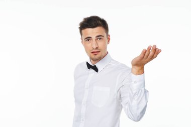 Beyaz tenli yakışıklı iş adamı 