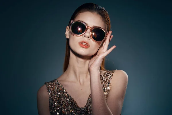 Beautiful Young Woman Sunglasses Studio — Stock fotografie