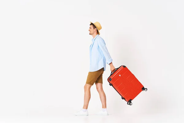 Jeune Homme Avec Valise Rouge Studio — Photo