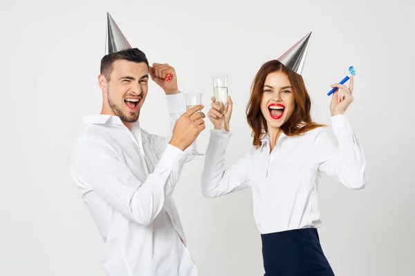 Portrait Jeune Beau Couple Célébrant Son Anniversaire Avec Champagne — Photo