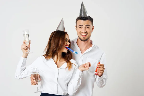 Portrait Jeune Beau Couple Célébrant Son Anniversaire Avec Champagne — Photo