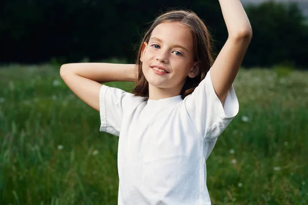 Young Cute Girl Having Fun Meadow — Stock Photo, Image