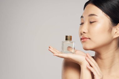 Genç ve güzel bir kadın