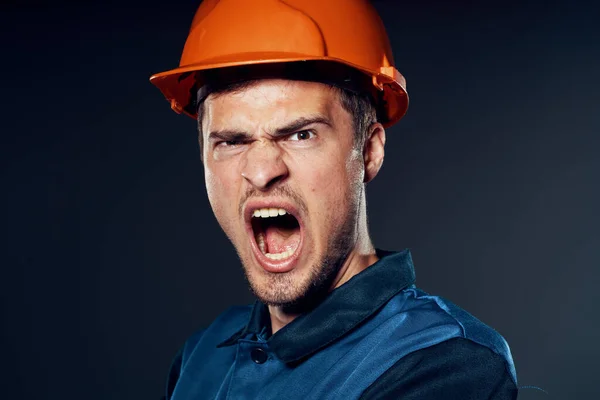 Grabado Estudio Gritando Trabajador Industrial Casco Naranja — Foto de Stock