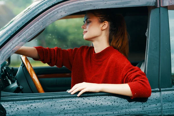 Joven Hermosa Mujer Conductor Coche — Foto de Stock