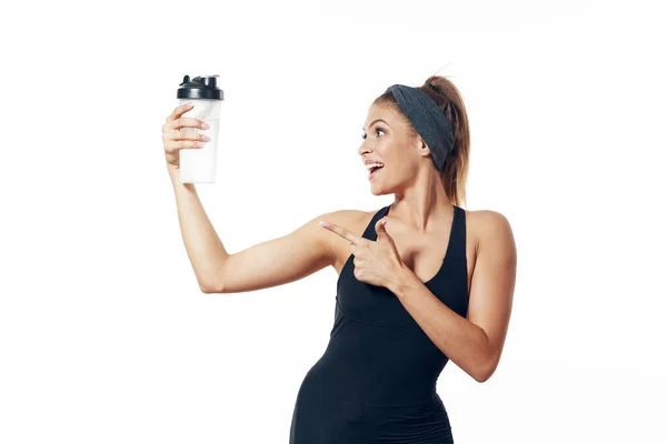 Grabado Estudio Joven Mujer Forma Sosteniendo Agitador Aislado —  Fotos de Stock