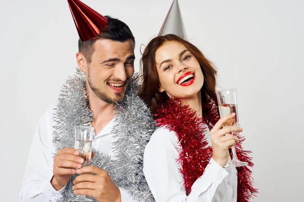 Porträt Eines Jungen Schönen Paares Das Geburtstag Mit Champagner Feiert — Stockfoto