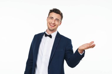 Genç işadamı avucunu açıyor 