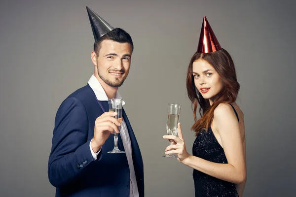 Porträtt Unga Vackra Par Firar Födelsedag Med Champagne — Stockfoto