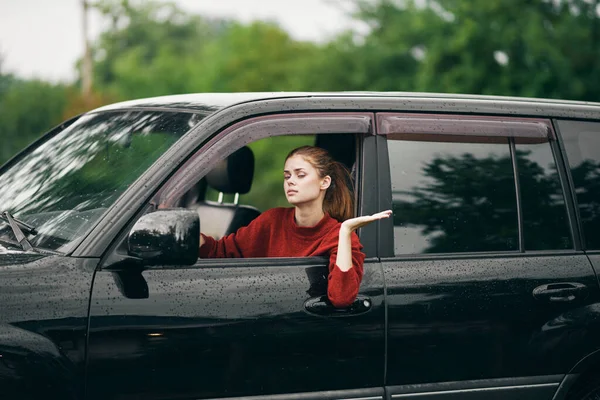 Joven Hermosa Mujer Conductor Coche — Foto de Stock