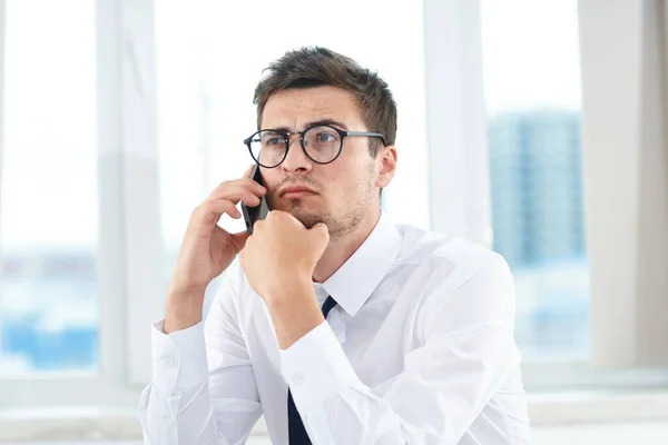 Emotional Businessman Talking Smartphone Office — Stock Photo, Image