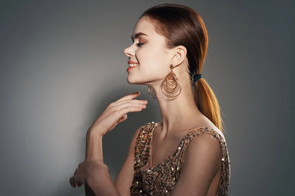Junge Schöne Frau Posiert Studio Modefotografie — Stockfoto