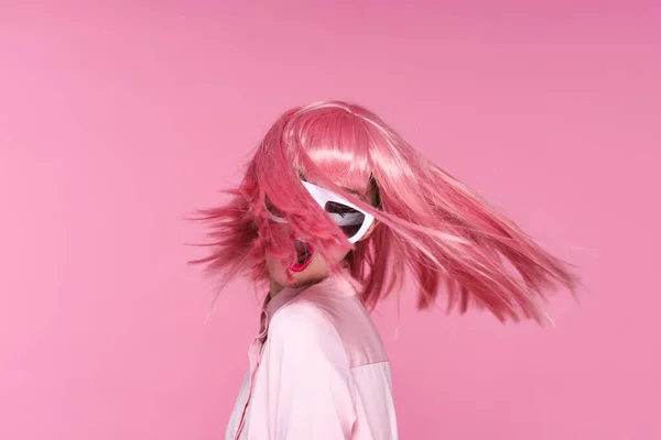 Young Beautiful Woman Pink Wig Sunglasses Posing Studio — Stock Photo, Image