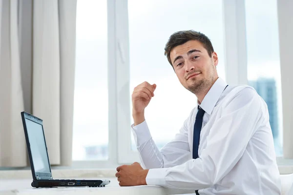 Young Smiling Businessman Working Laptop Office — Stock Photo, Image