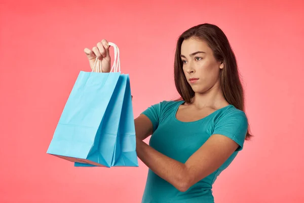 Mujer Joven Con Bolsas Compras Estudio —  Fotos de Stock