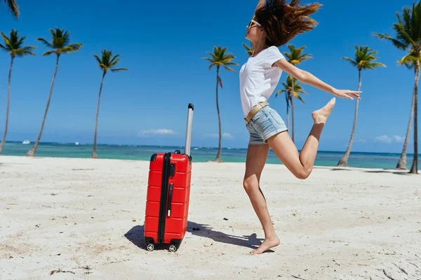 Young Woman Red Suitcase Beach — Stock Photo, Image