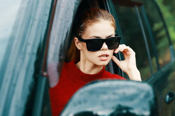 Jovem Bela Mulher Motorista Carro — Fotografia de Stock