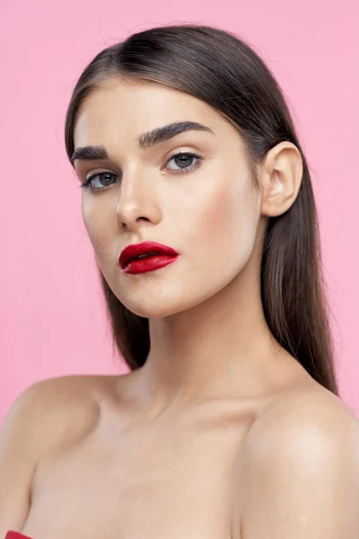 Portret Van Een Mooie Jonge Vrouw Met Rode Lippenstift Haar — Stockfoto