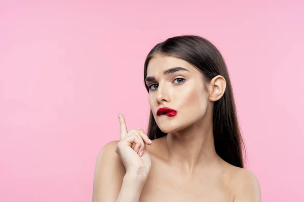 Joven Hermosa Mujer Estudio Apuntando Hacia Arriba — Foto de Stock