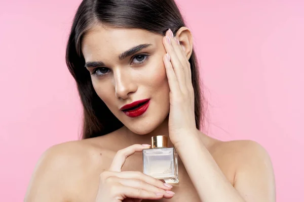 Junge Schöne Frau Mit Schönheitsprodukt Flasche Studio — Stockfoto