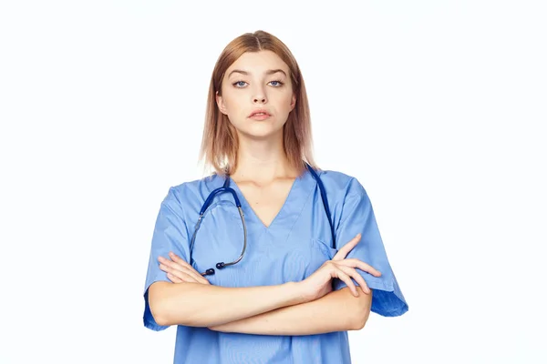 Joven Hermosa Enfermera Con Estetoscopio Aislado Blanco —  Fotos de Stock