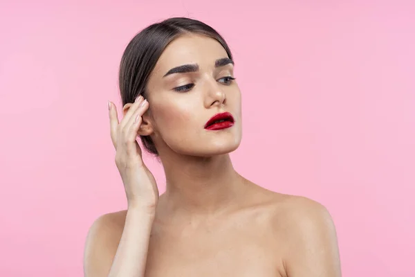 Retrato Una Joven Hermosa Mujer Con Lápiz Labial Rojo Los — Foto de Stock