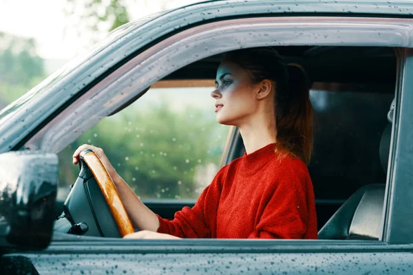 Jovem Bela Mulher Motorista Carro — Fotografia de Stock