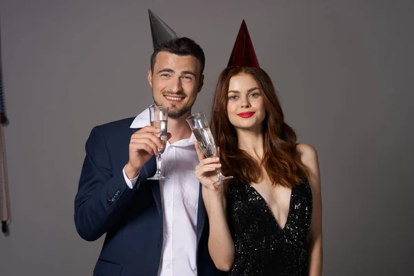 Porträtt Unga Vackra Par Firar Födelsedag Med Champagne — Stockfoto