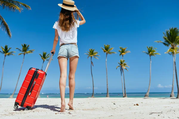 Young Woman Red Suitcase Beach — Stock Photo, Image