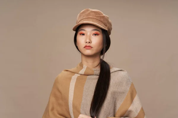 Gyönyörű nő fényes smink ázsiai megjelenés — Stock Fotó