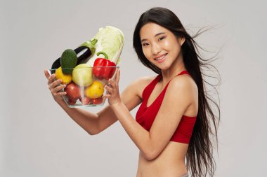 Kadın taze sebze ince figür kalori diyeti spor spor spor 