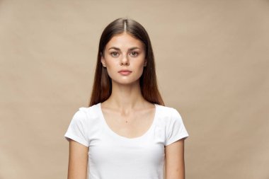 Güzel Cazibeli Kadın Kozmetik Yakın plan Bej İzole