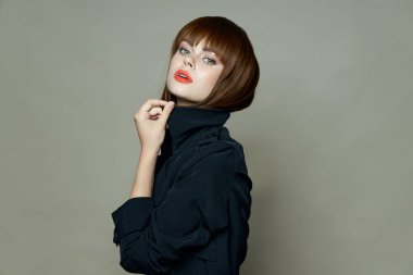 Siyah ceketli Sonbahar Moda Kadını 