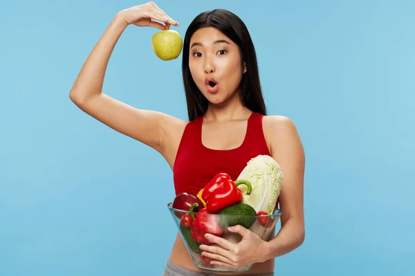 Mela nella donna mani dieta calorie stile di vita sano verdura modello. — Foto Stock