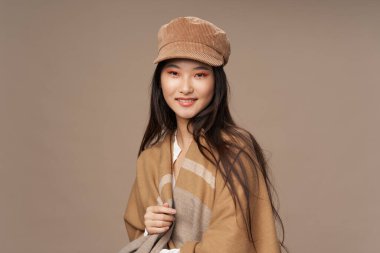 Bej şapka moda kadın sıcak ekose makyaj 