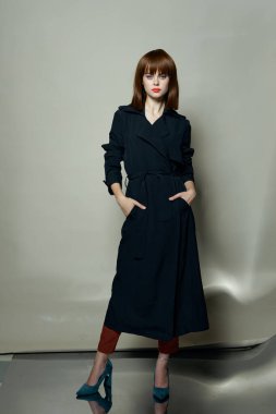 Seksi kadın zarif parti saç stili ve güzel yüz.