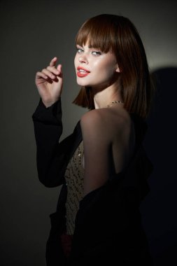  Pul pullu bayan tişörtü. Muhteşem bir parti.