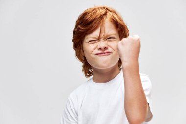 duygusal çocuk yaramazlık yapıyor. 