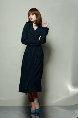 Komik kadın kaliteli kumaş partisi, modern tarz.