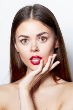 Çekici bir kadın. Omuzları açık, cilt cazibesi spa tedavileri. 