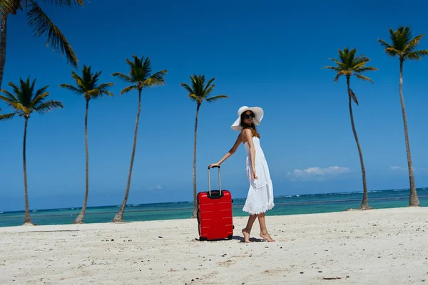 Young Beautiful Woman Suitcase Tropical Beach — Stock Photo, Image