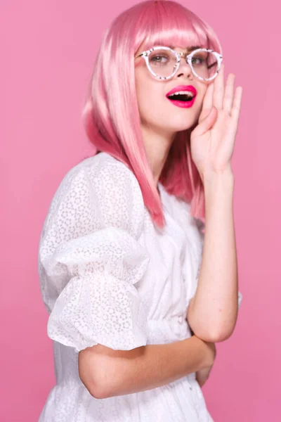스튜디오 핑크가 소녀는 배경에 비밀을 — 스톡 사진
